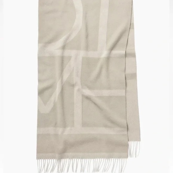 Toteme Monogram Jacquard Wool Scarf - Picture 3 of 5